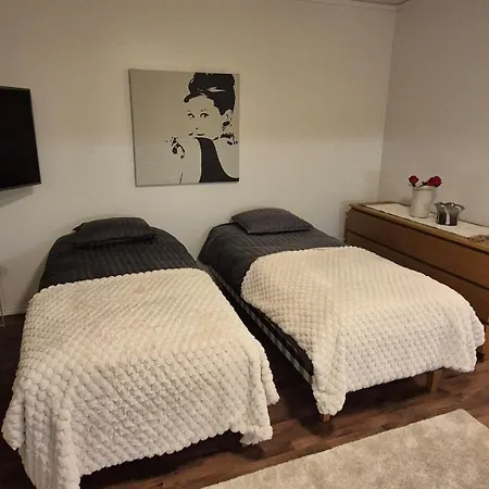 Modern With Haestens Beds Apartamento Hyvinkää